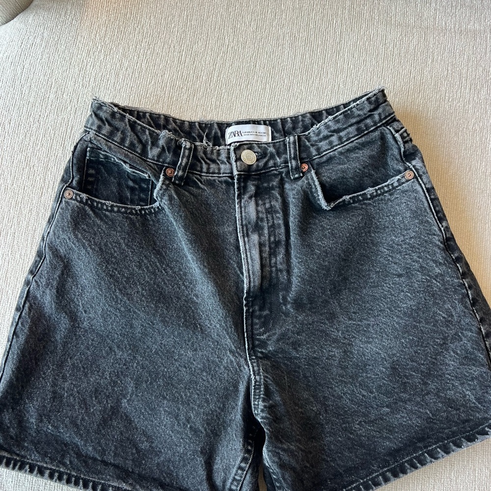 Zara Women's Black Denim Shorts